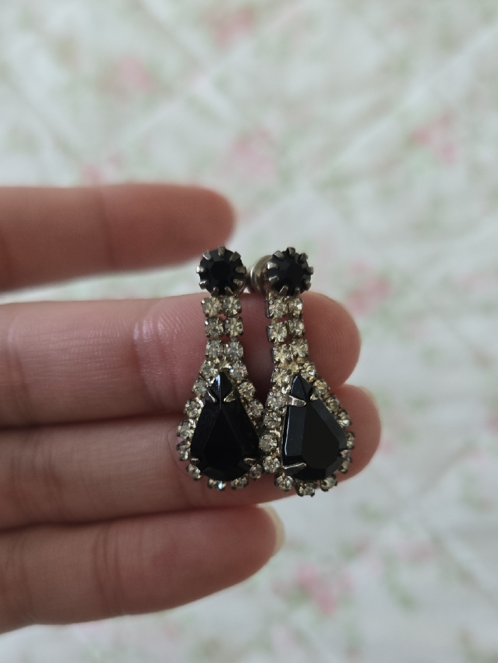 Silver Tone Necklace and Earring Set with Black and Clear Stones - Picture 4 of 9